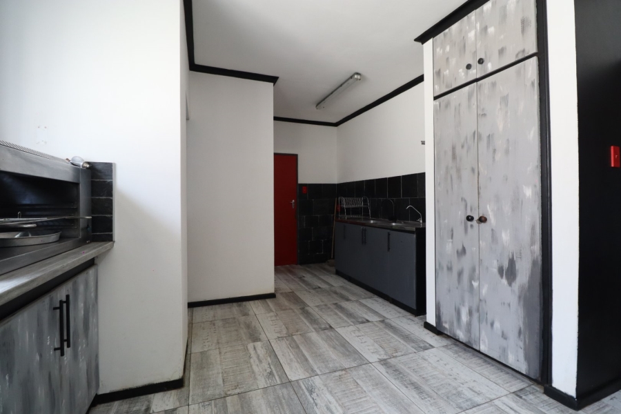 5 Bedroom Property for Sale in Kabega Park Eastern Cape
